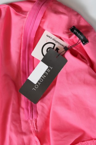 Kleid Trendyol, Größe M, Farbe Rosa, Preis 41,25 €