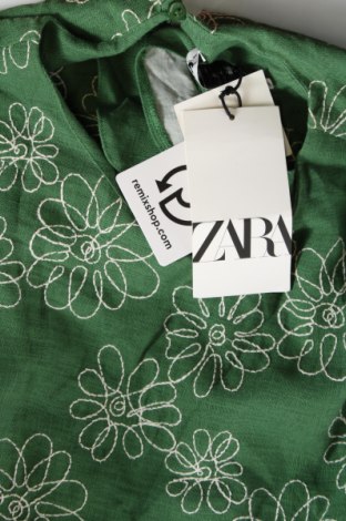 Рокля Zara, Размер L, Цвят Зелен, Цена 58,41 лв.