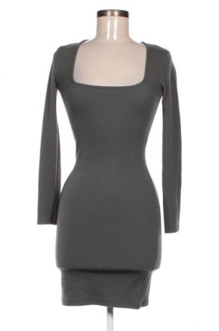 Kleid Zara, Größe M, Farbe Grün, Preis 9,40 €