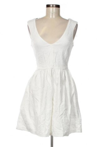 Kleid Zara Trafaluc, Größe L, Farbe Weiß, Preis € 21,29