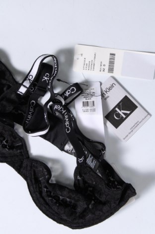 Сутиен Calvin Klein, Размер S, Цвят Черен, Цена 141,70 лв.