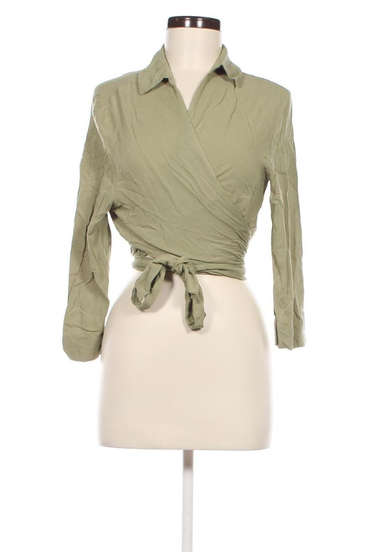Damen Shirt Bershka, Größe M, Farbe Grün, Preis 3,97 €
