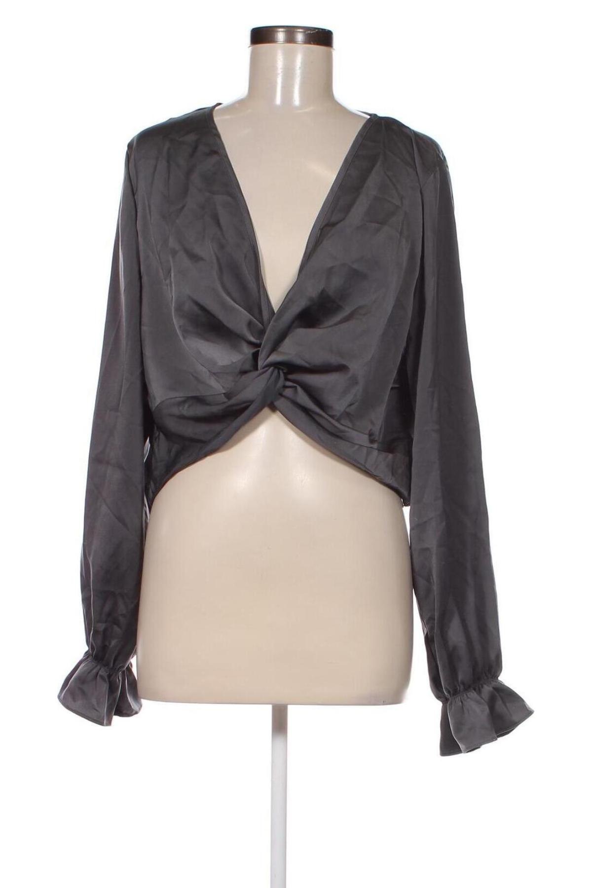 Дамска блуза In the style, Размер XXL, Цвят Сив, Цена 15,50 лв.