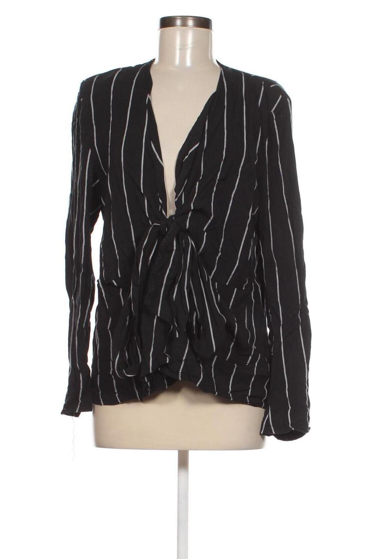 Дамска блуза Pretty Little Thing, Размер L, Цвят Черен, Цена 10,83 лв.