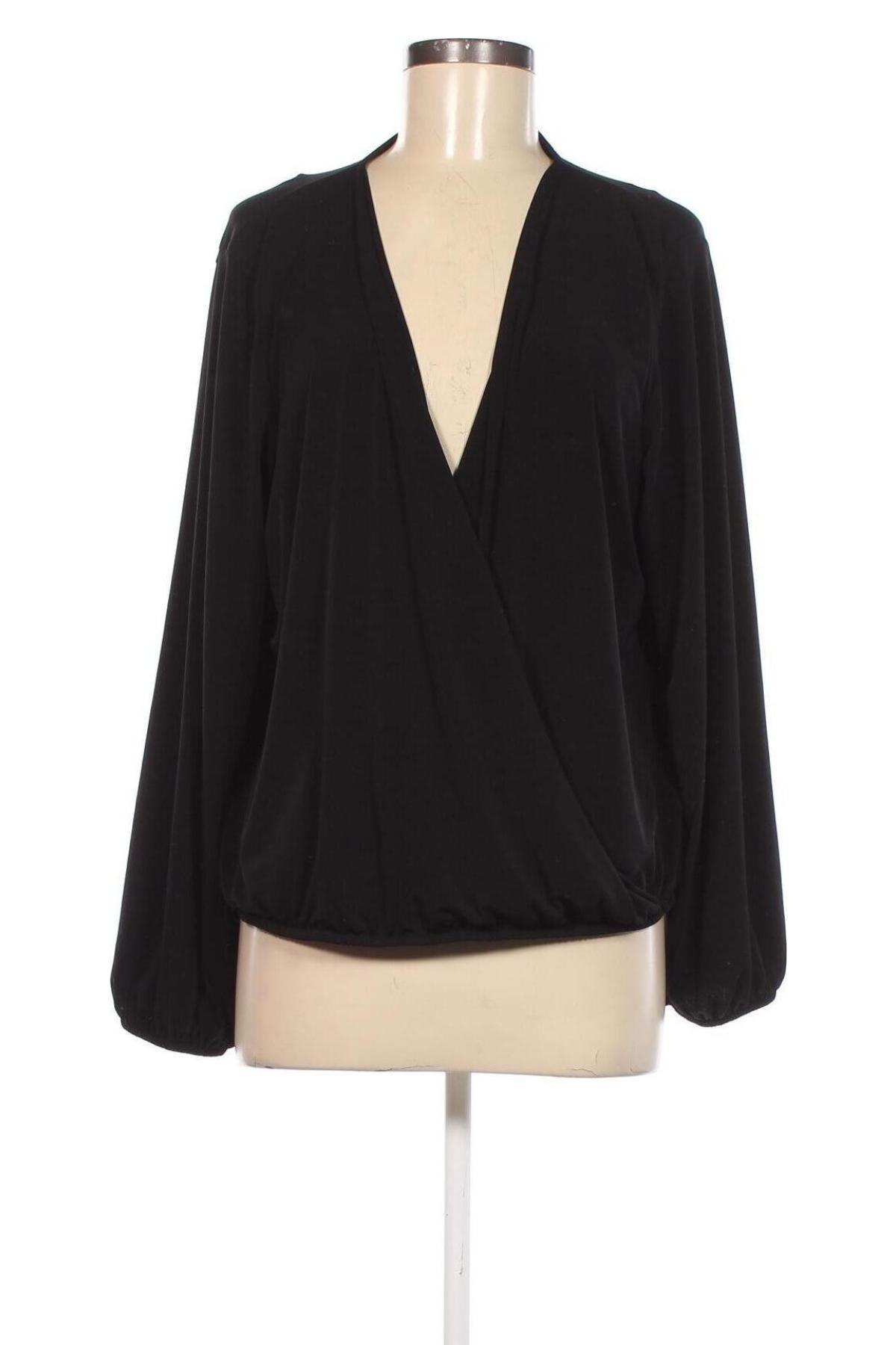Дамска блуза Trendyol, Размер 5XL, Цвят Черен, Цена 32,30 лв.