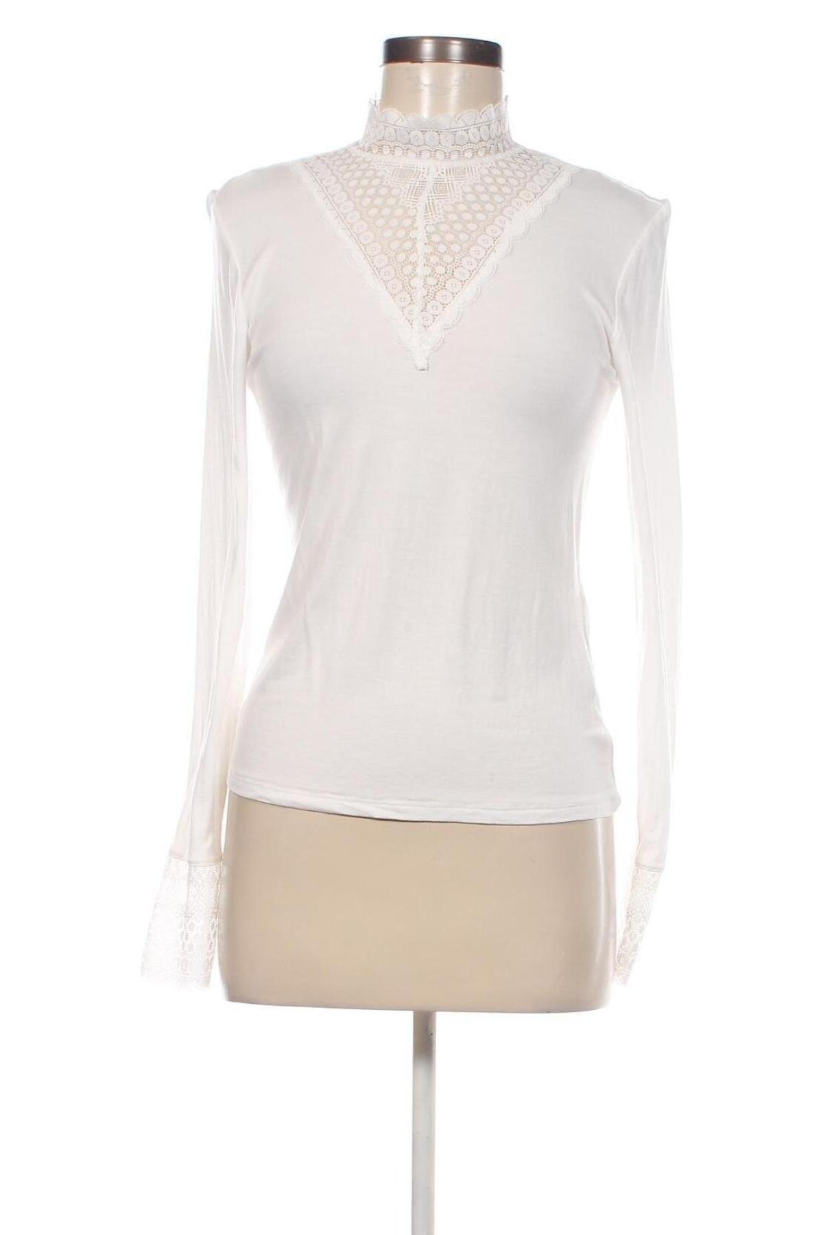 Дамска блуза Vero Moda, Размер M, Цвят Бял, Цена 18,40 лв.