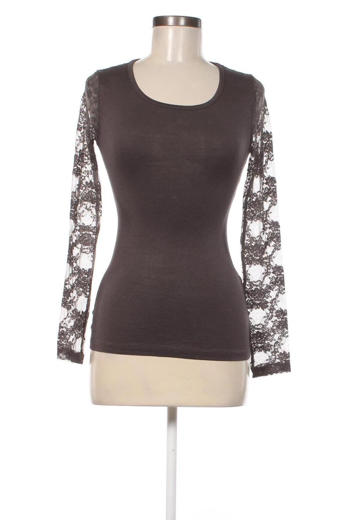 Γυναικεία μπλούζα Zenana Outfitters, Μέγεθος S, Χρώμα Γκρί, Τιμή 5,58 €