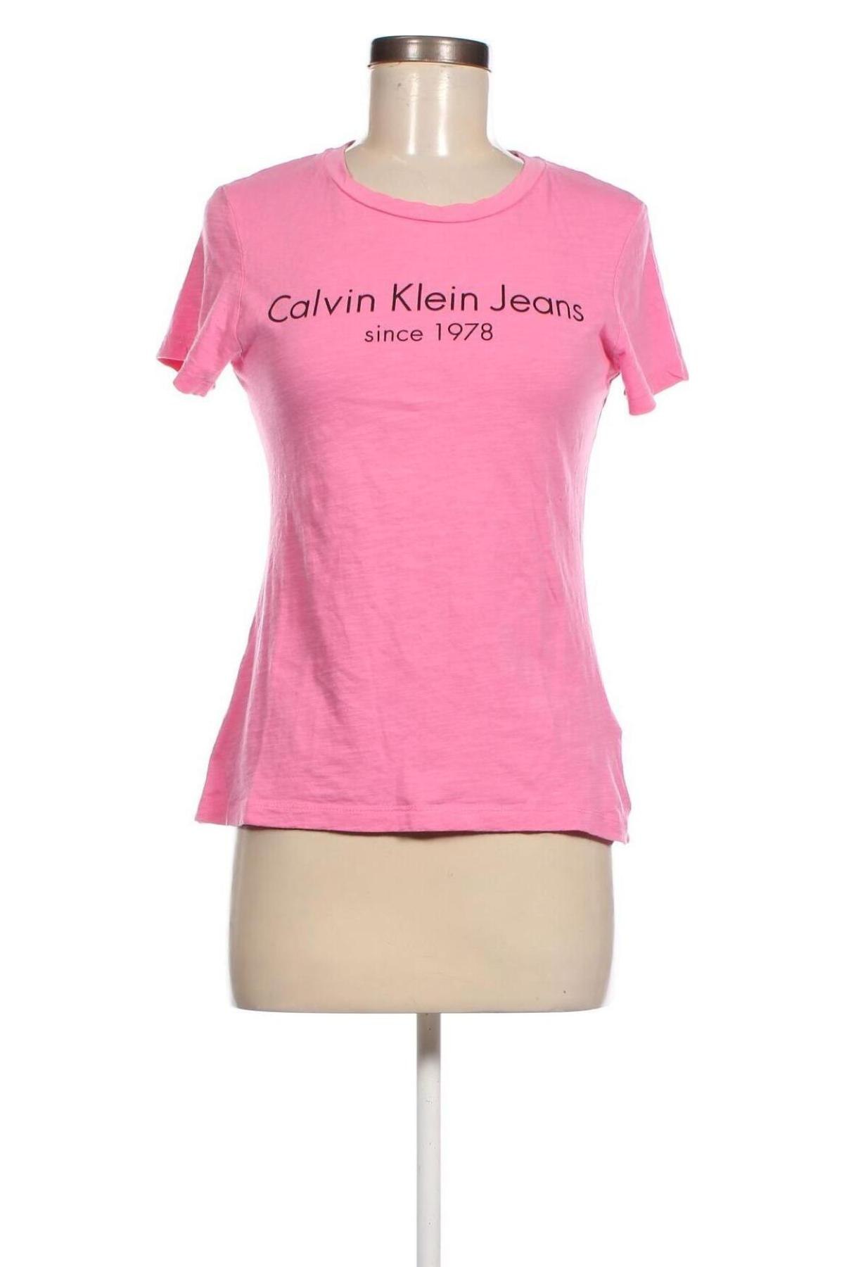 Γυναικείο t-shirt Calvin Klein, Μέγεθος S, Χρώμα Ρόζ , Τιμή 25,55 €