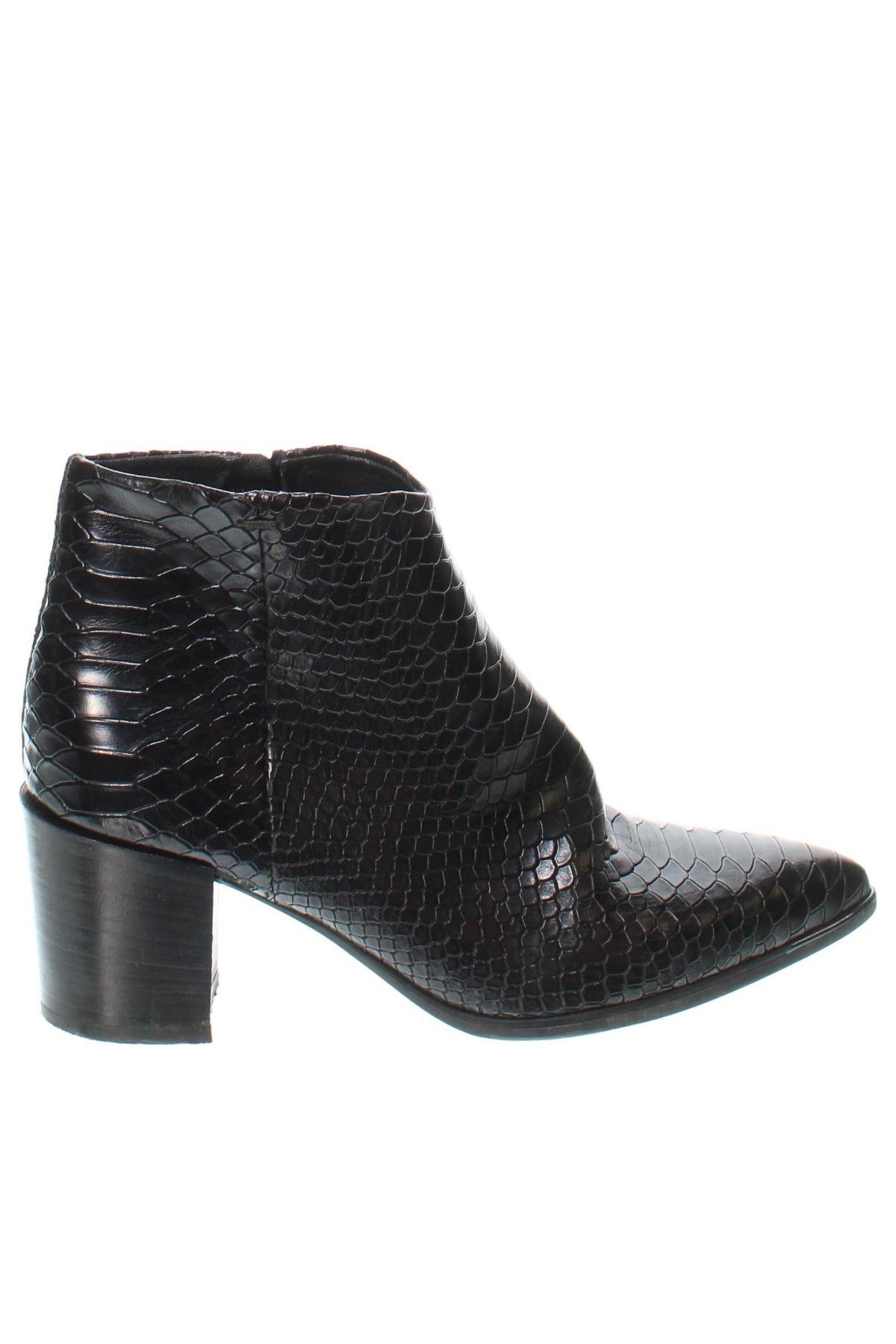 Botine de damă, Mărime 36, Culoare Negru, Preț 157,89 Lei