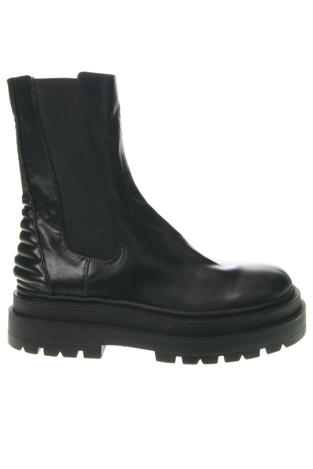 Botine de damă Pull&Bear, Mărime 39, Culoare Negru, Preț 157,89 Lei