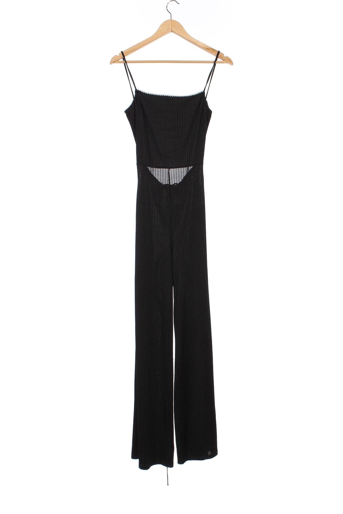 Damen Overall Bershka, Größe M, Farbe Schwarz, Preis 12,21 €