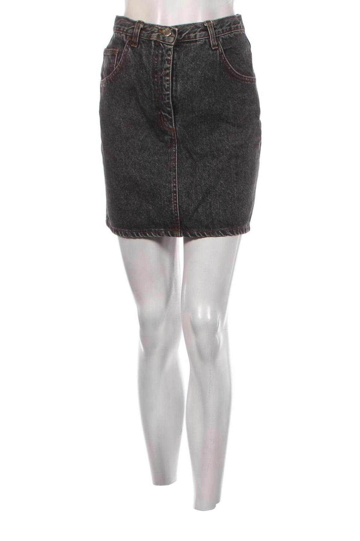 Γυναικείο κοντό παντελόνι, Μέγεθος S, Χρώμα Γκρί, Τιμή 5,54 €