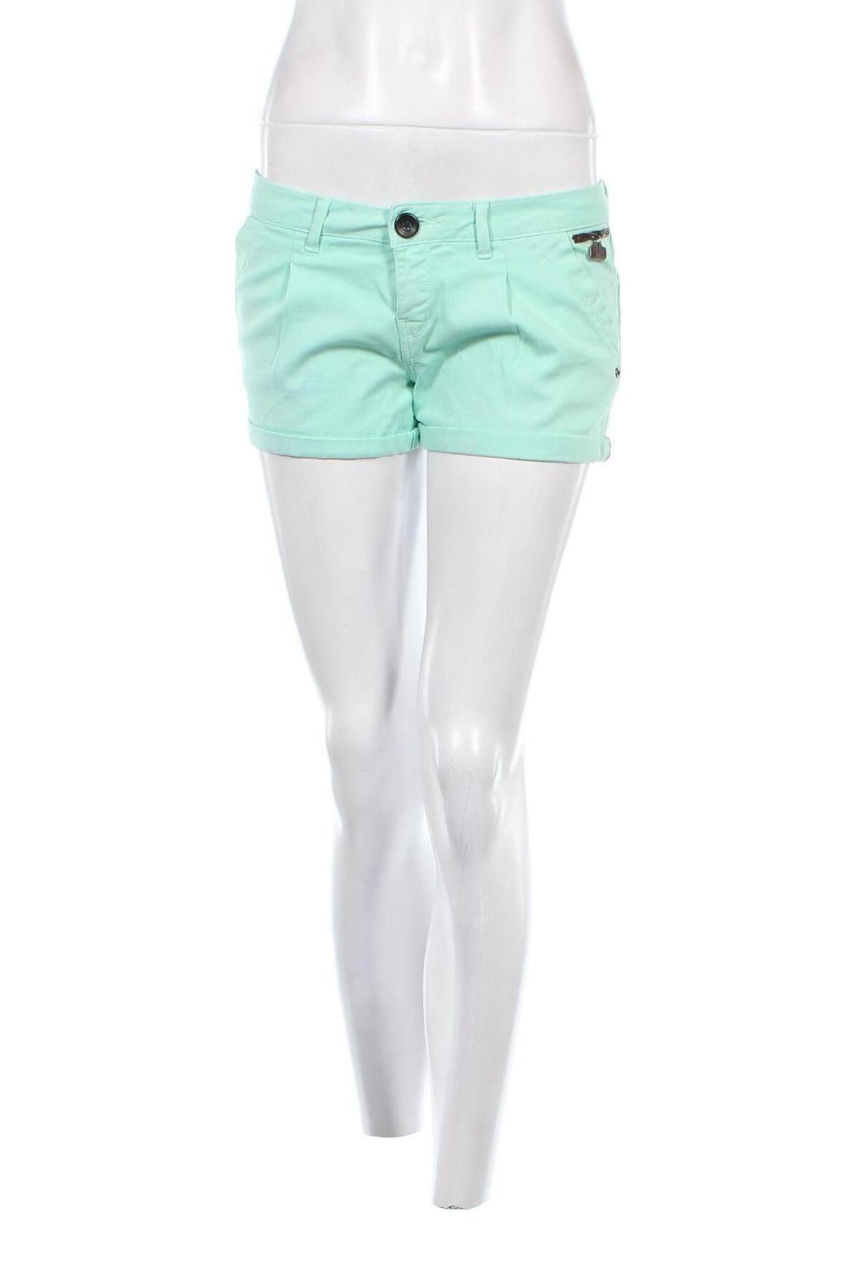 Дамски къс панталон Bershka, Размер S, Цвят Зелен, Цена 5,70 лв.
