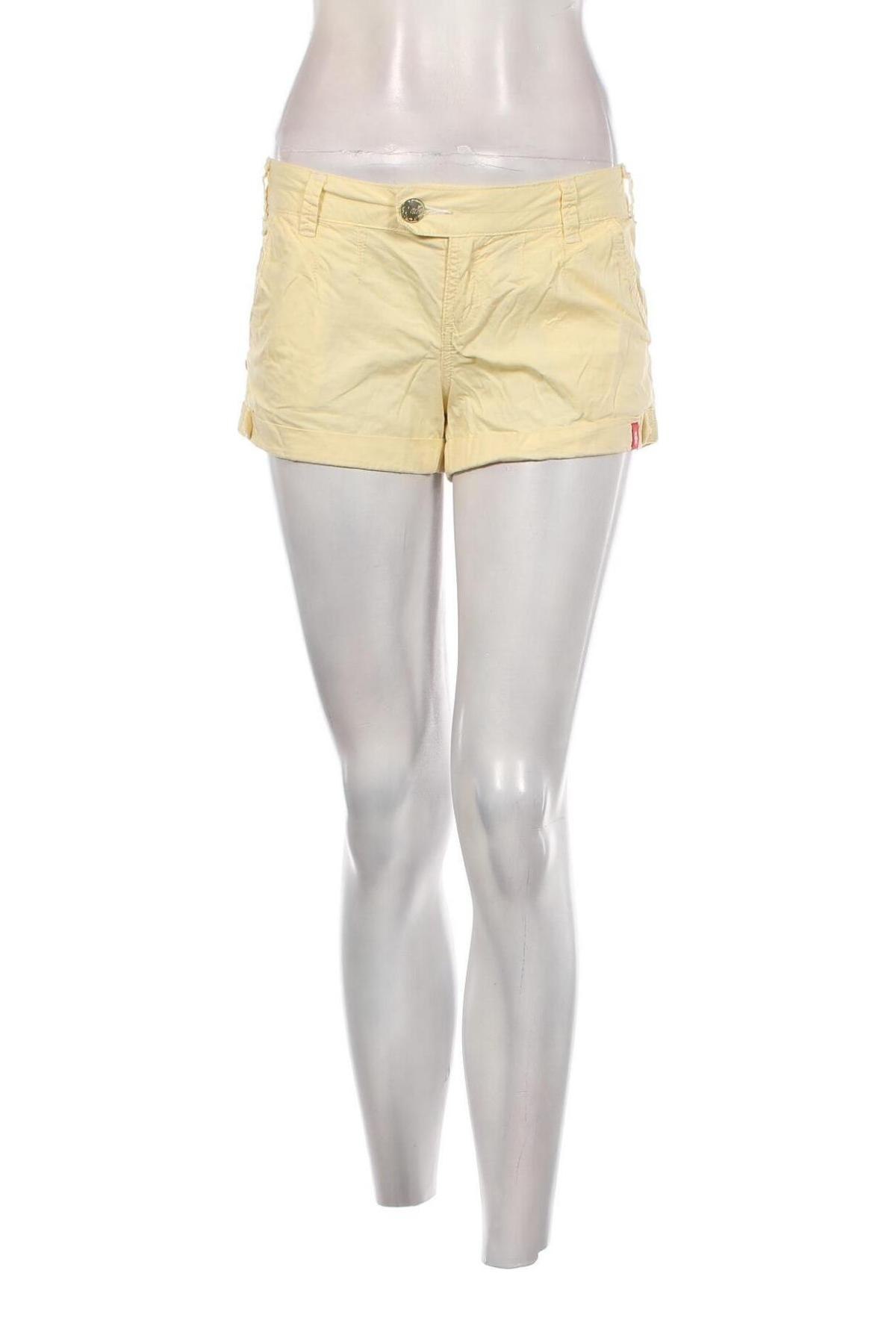 Дамски къс панталон Edc By Esprit, Размер M, Цвят Жълт, Цена 11,90 лв.