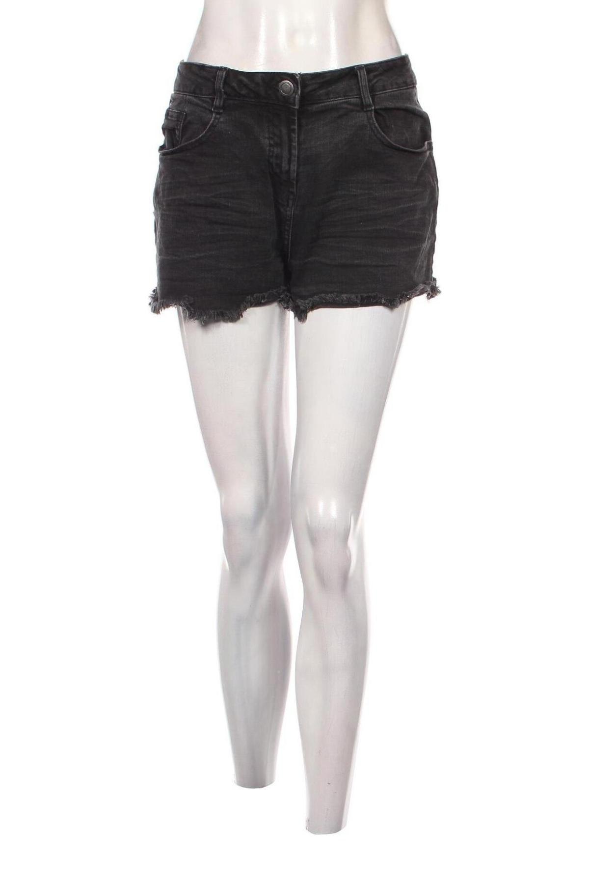 Pantaloni scurți de femei Gina, Mărime M, Culoare Negru, Preț 62,50 Lei