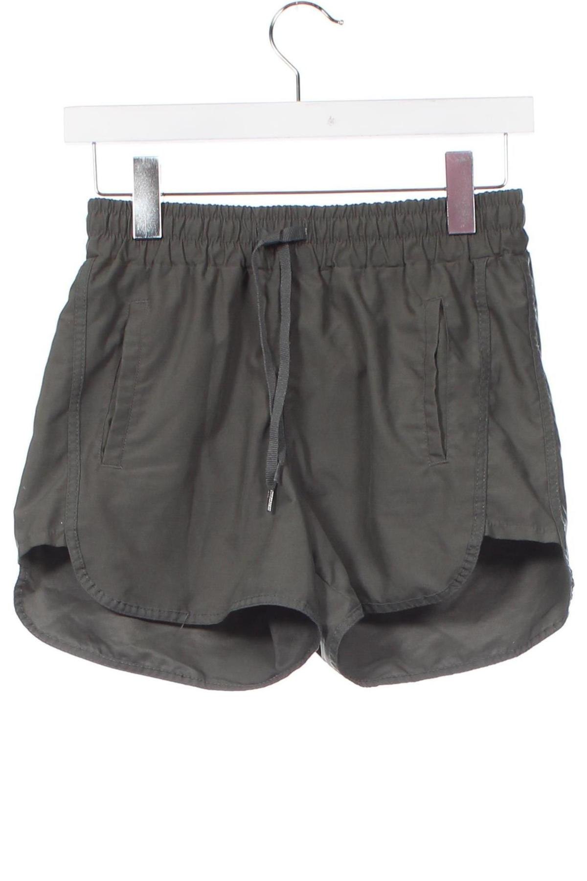 Дамски къс панталон LC Waikiki, Размер XS, Цвят Зелен, Цена 22,23 лв.