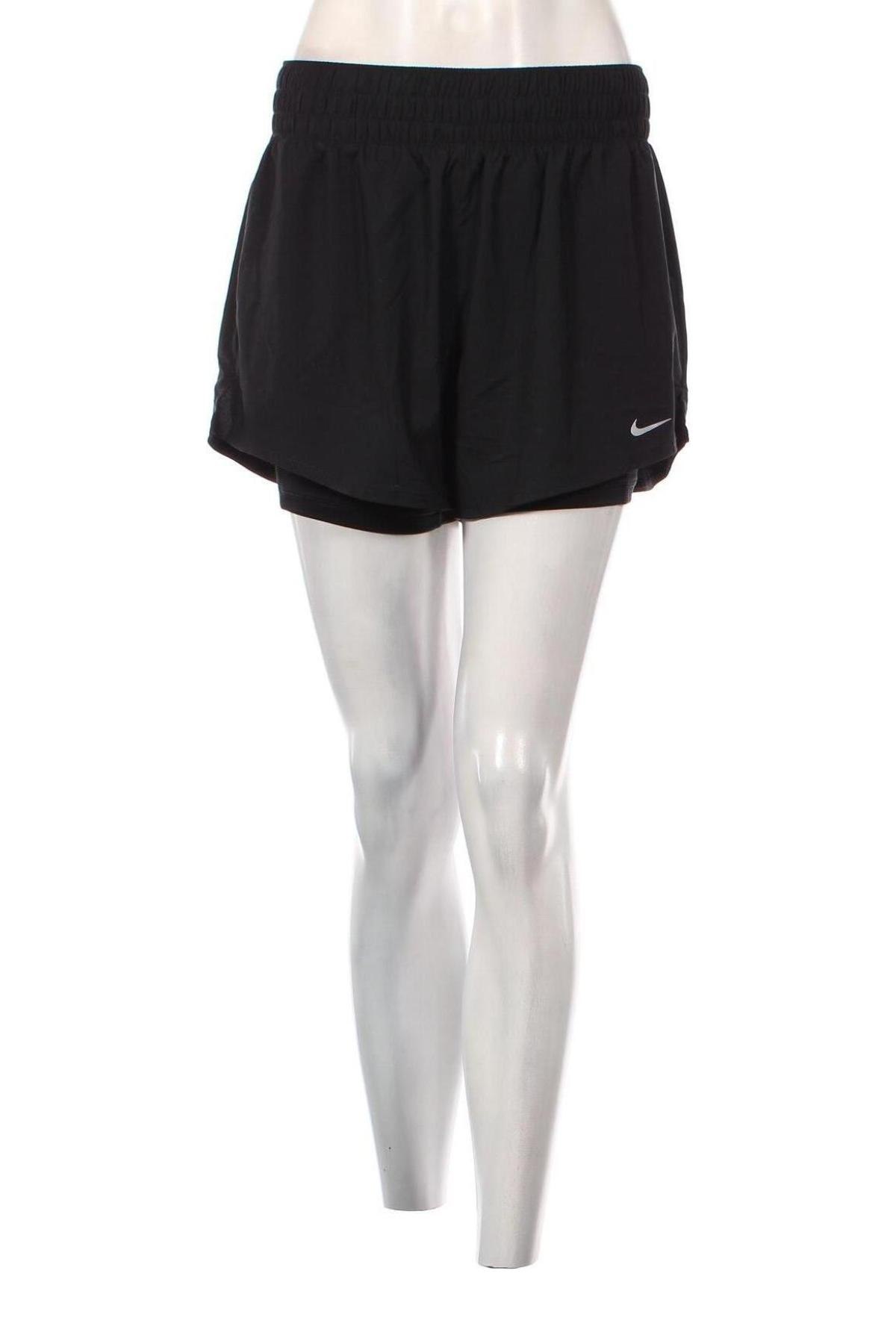Pantaloni scurți de femei Nike, Mărime M, Culoare Negru, Preț 253,29 Lei