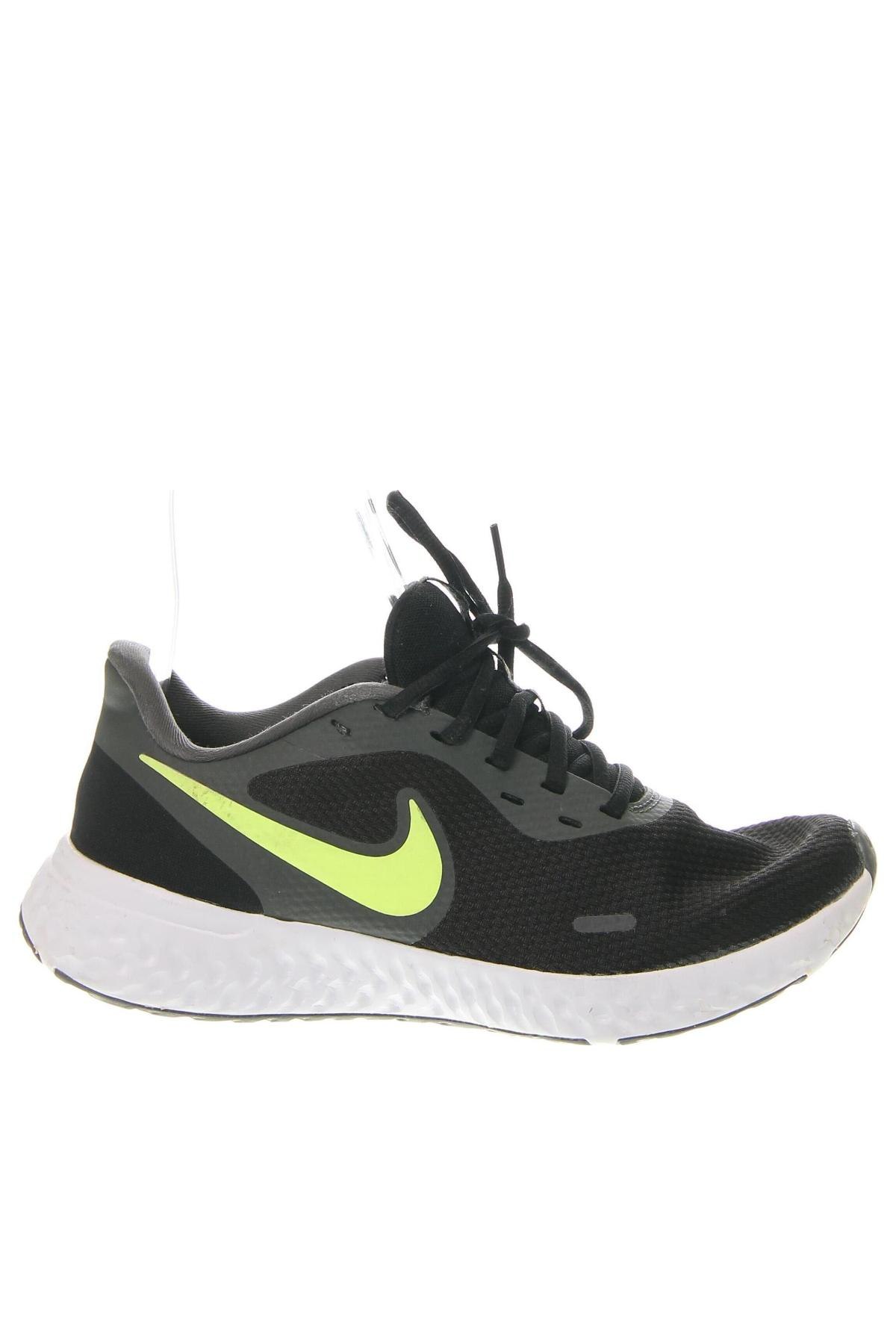 Férfi cipők
 Nike, Méret 41, Szín Fekete, Ár 19 192 Ft