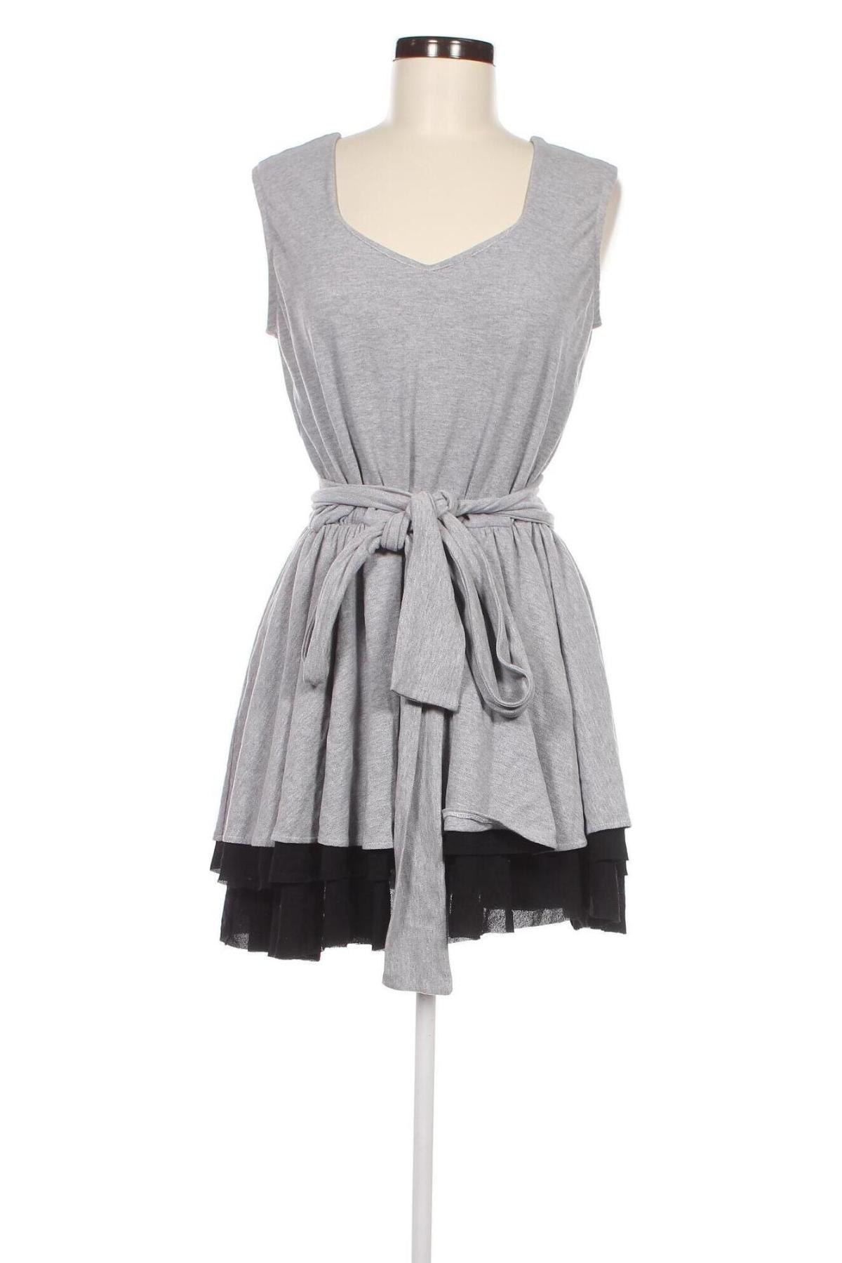 Kleid Megz, Größe M, Farbe Grau, Preis € 11,50