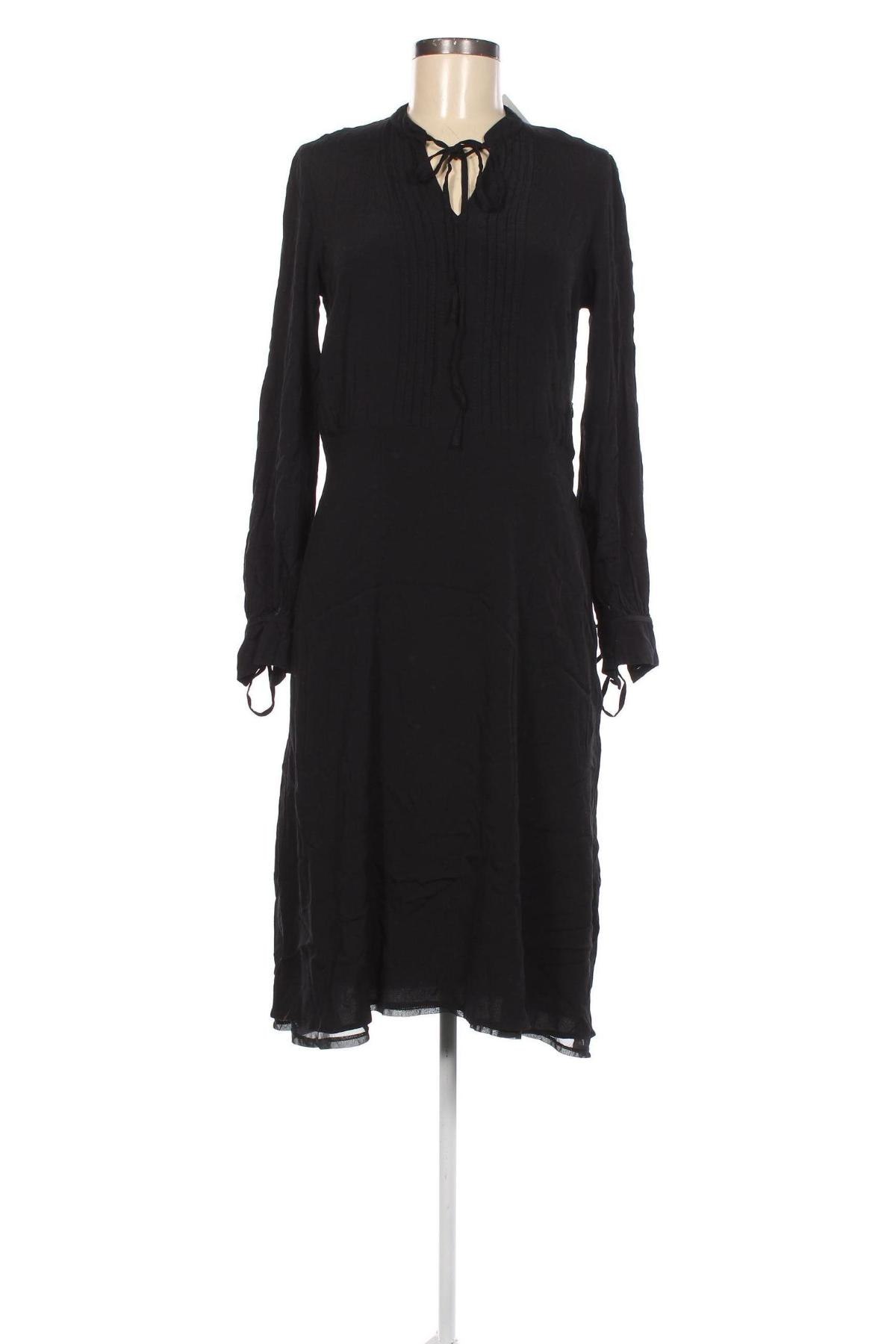 Kleid Mohito, Größe M, Farbe Schwarz, Preis 10,09 €