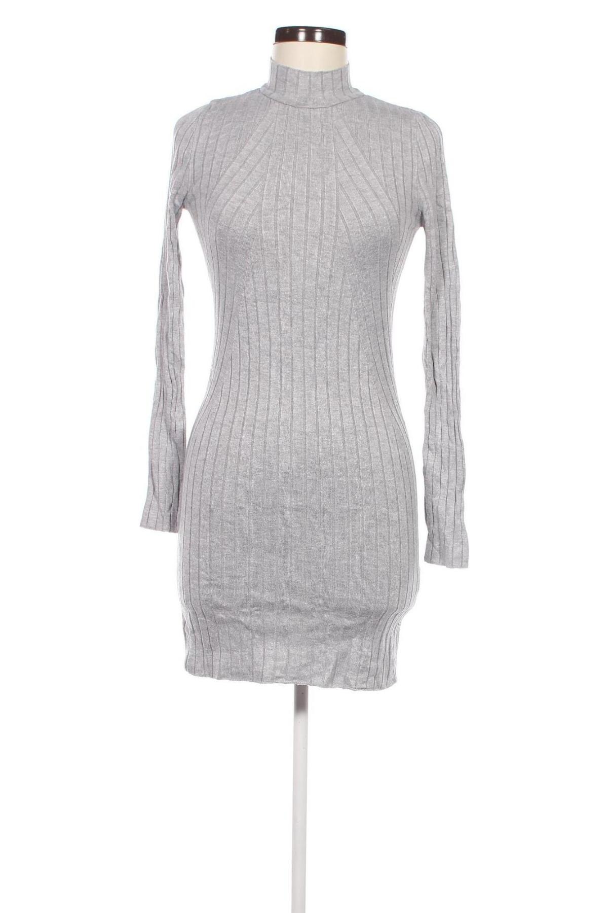 Kleid Stradivarius, Größe S, Farbe Grau, Preis 9,08 €