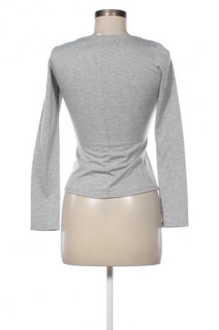 Дамска блуза Blue Blush, Размер S, Цвят Сив, Цена 34,00 лв.