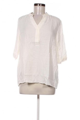 Damen Shirt Fransa, Größe M, Farbe Weiß, Preis 53,99 €