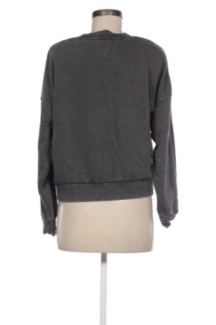 Дамска блуза Guess, Размер M, Цвят Сив, Цена 48,00 лв.
