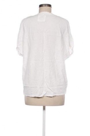 Damen Shirt NEW COLLECTION, Größe M, Farbe Weiß, Preis 13,80 €