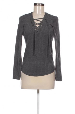 Bluză de femei ONLY, Mărime S, Culoare Gri, Preț 51,45 Lei