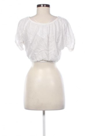 Damen Shirt Pull&Bear, Größe S, Farbe Weiß, Preis 18,47 €