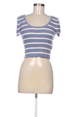 Damen Shirt Pull&Bear, Größe M, Farbe Mehrfarbig, Preis 13,99 €
