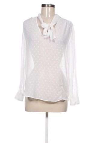Damen Shirt Stradivarius, Größe S, Farbe Weiß, Preis 10,00 €