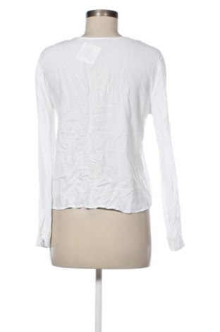 Damenbluse Pull&Bear, Größe M, Farbe Weiß, Preis € 13,22