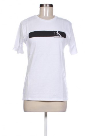 Damen T-Shirt Calvin Klein, Größe L, Farbe Weiß, Preis 30,76 €
