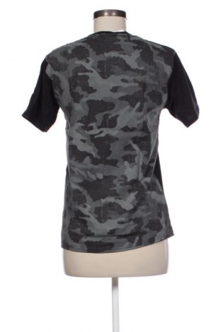Damen T-Shirt Calvin Klein Jeans, Größe L, Farbe Schwarz, Preis 32,38 €