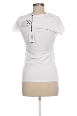 Dámské tričko Guess, Velikost M, Barva Bílá, Cena  1 159,00 Kč