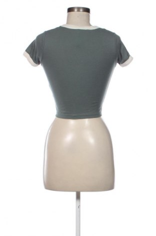Damen T-Shirt Pull&Bear, Größe S, Farbe Grün, Preis 7,99 €