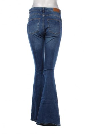 Damskie jeansy Amisu, Rozmiar L, Kolor Niebieski, Cena 67,41 zł