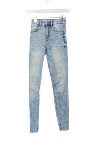 Női farmernadrág Bershka, Méret XXS, Szín Kék, Ár 7 879 Ft