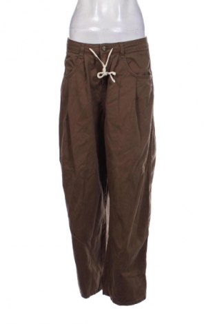 Γυναικείο Τζίν Bershka, Μέγεθος M, Χρώμα Καφέ, Τιμή 14,83 €
