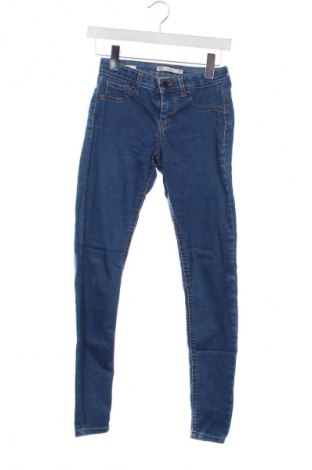 Dámské džíny  Bershka, Velikost XS, Barva Modrá, Cena  371,00 Kč