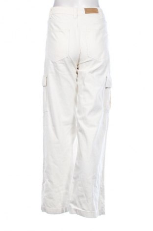 Damen Jeans Bershka, Größe S, Farbe Ecru, Preis 15,36 €