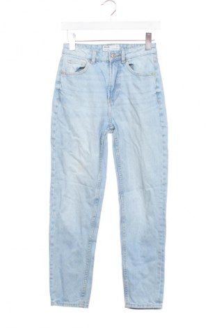 Damskie jeansy Bershka, Rozmiar XS, Kolor Niebieski, Cena 95,99 zł