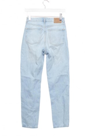 Damskie jeansy Bershka, Rozmiar XS, Kolor Niebieski, Cena 95,99 zł