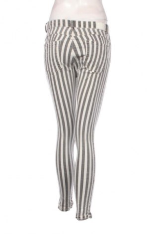 Dámske džínsy  Bershka, Veľkosť M, Farba Viacfarebná, Cena  16,95 €