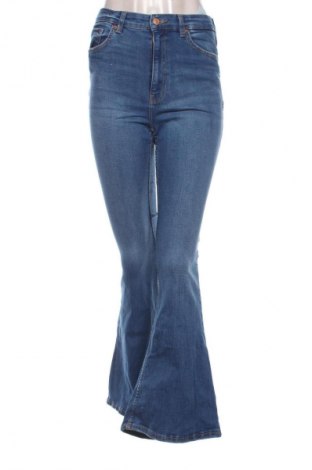 Damskie jeansy Bershka, Rozmiar S, Kolor Niebieski, Cena 95,99 zł