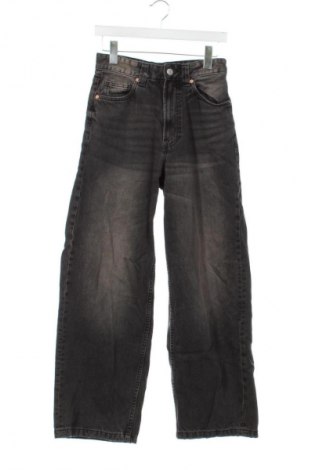 Damskie jeansy Bershka, Rozmiar XS, Kolor Czarny, Cena 67,41 zł