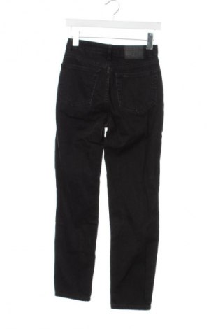 Γυναικείο Τζίν Bershka, Μέγεθος XS, Χρώμα Μαύρο, Τιμή 15,36 €