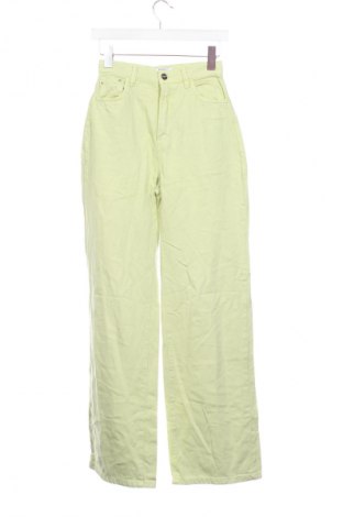 Dámské džíny  Bershka, Velikost XS, Barva Zelená, Cena  469,00 Kč